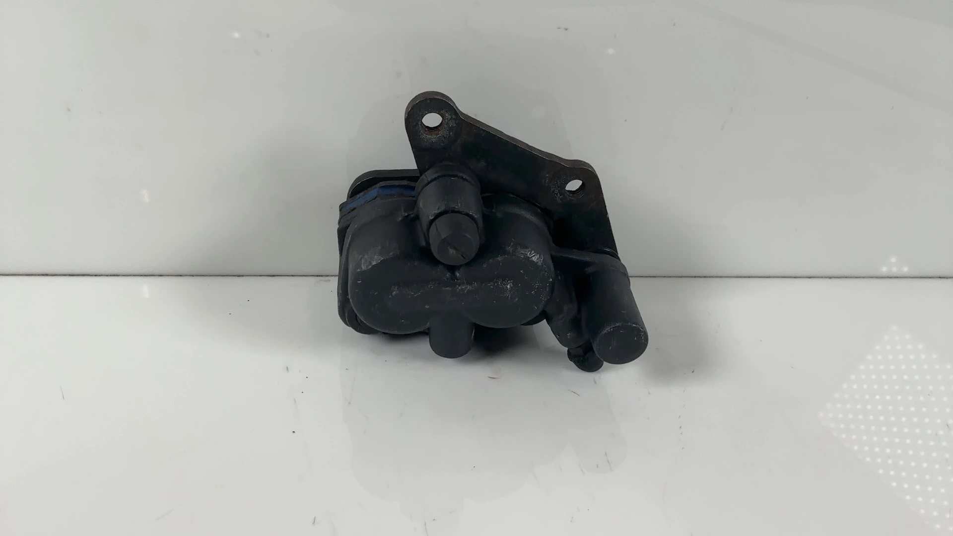 Piaggio Hexagon 125 LX ZAPM05000 125cc Front Brake Caliper 1998-2001 OEM 562414 - Image 2