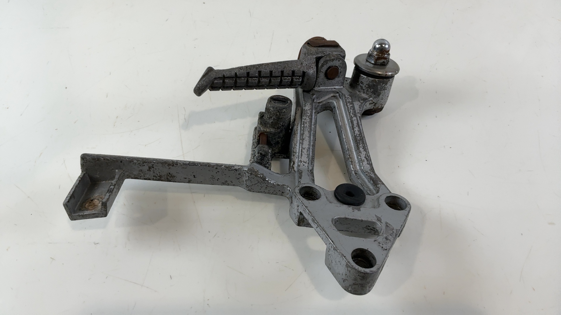Kawasaki Ninja ZX750F 750cc Rear Left Footrest Bracket 1987-1990 OEM 35011-1312 - Image 4