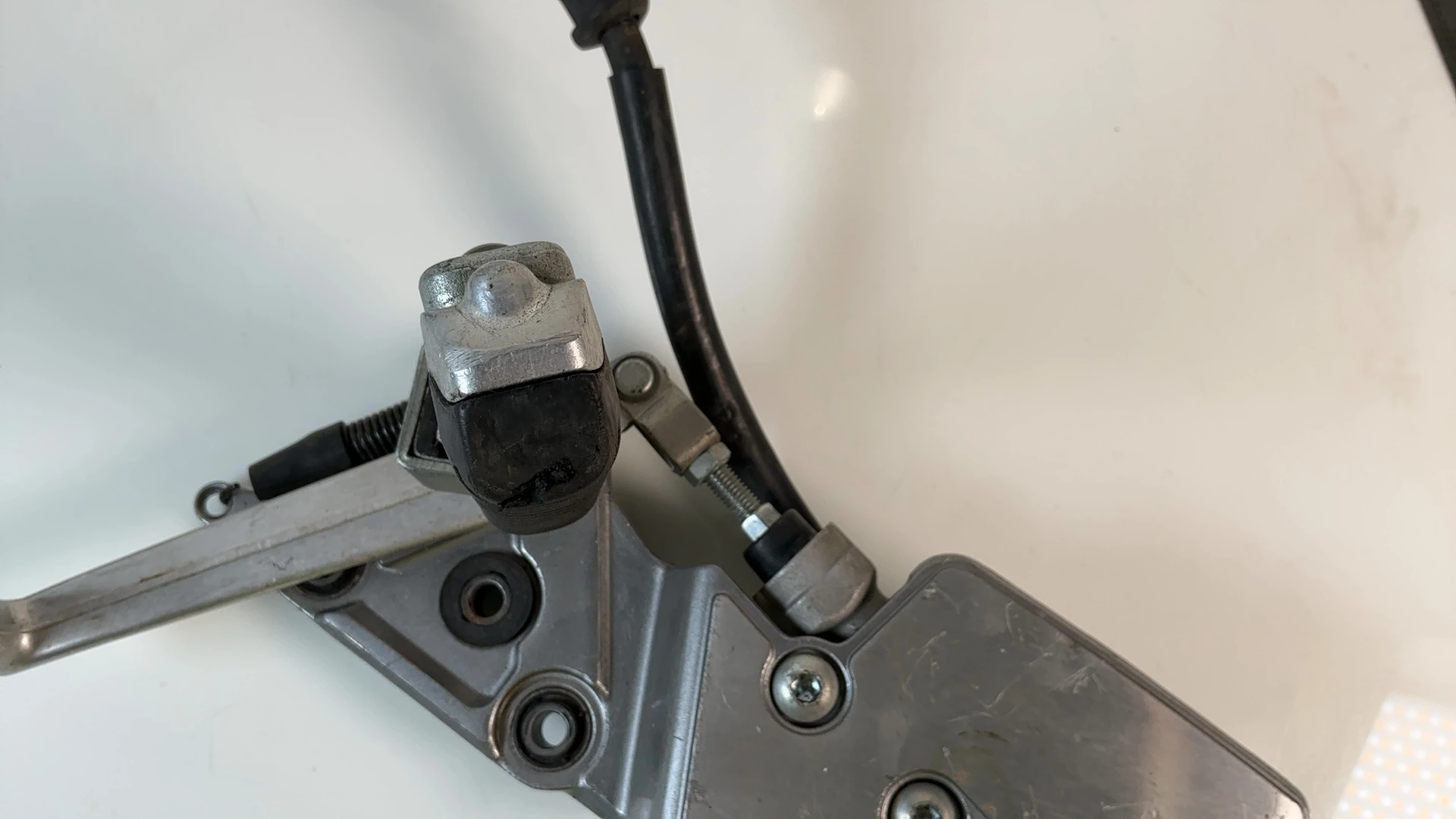 Suzuki Bandit GSF1200 1200 CC Right Rearset Brake Pedal 2001-2006 OEM 31E10-E - Image 10