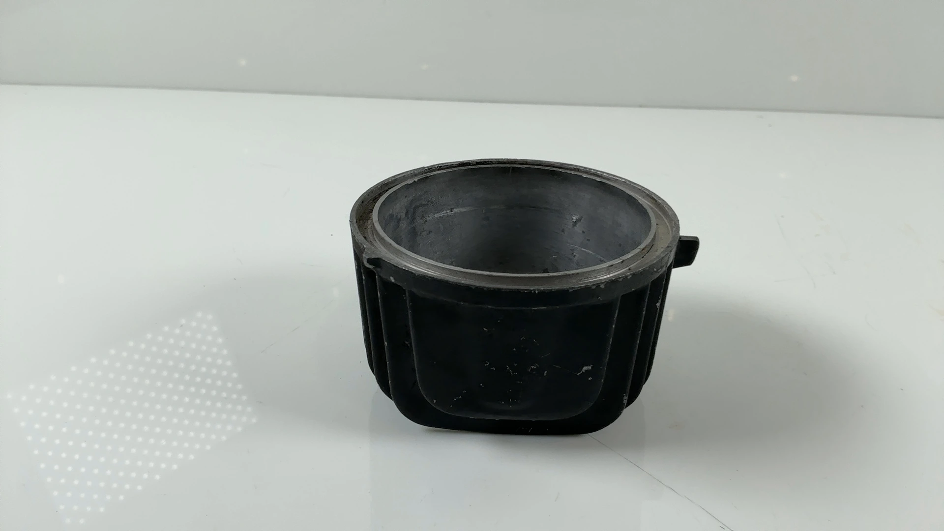 Yamaha Maxim XJ550 550CC Engine Oil Filter Cover 1981-1983 OEM 4G0-13447-00-00 - Image 5