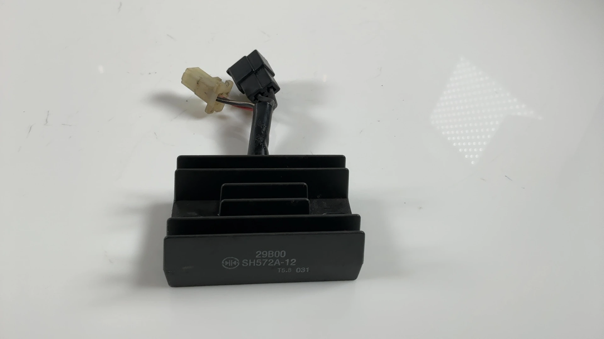 Suzuki GZ125 Marauder 125 Rectifier Regulator 1998-2007 OEM 32800-29B00 - Image 4