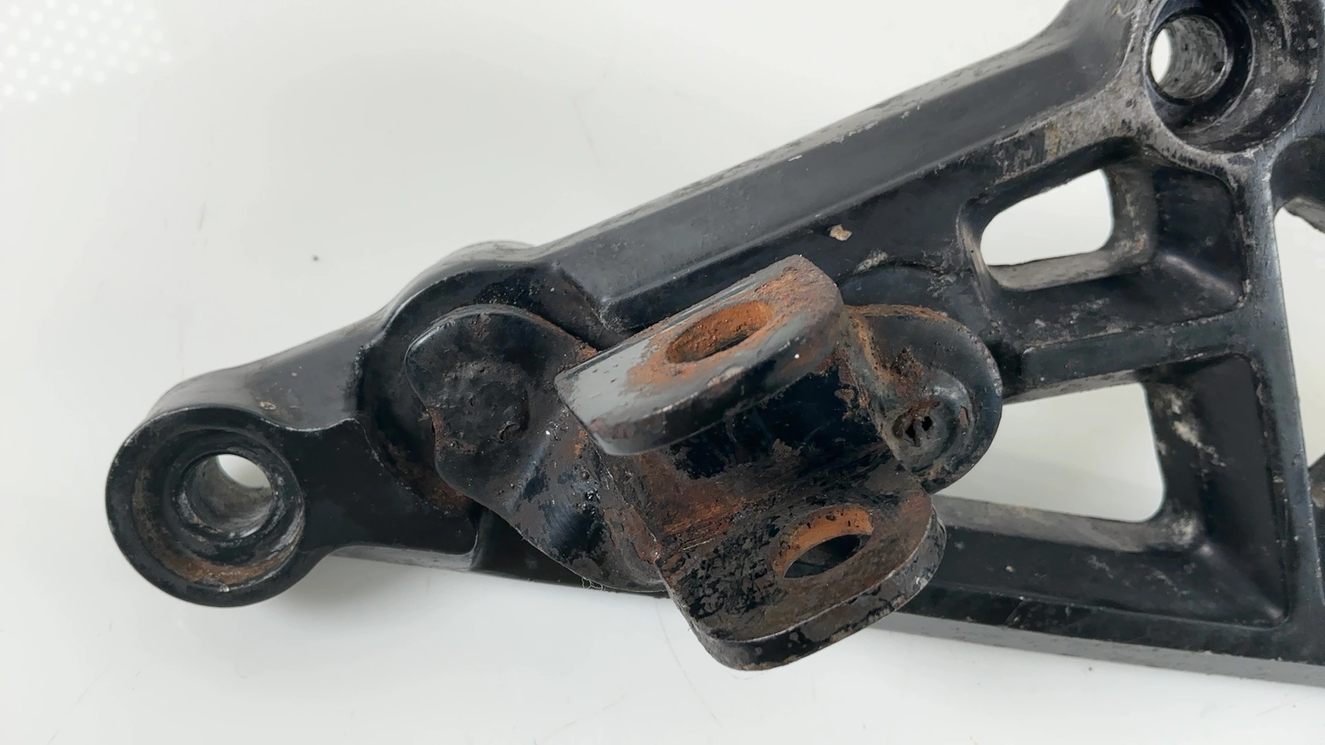 Kawasaki GPz 750 ZX750 750cc Left Foot Peg Bracket 1983-1985 OEM 34003-1162 - Image 3