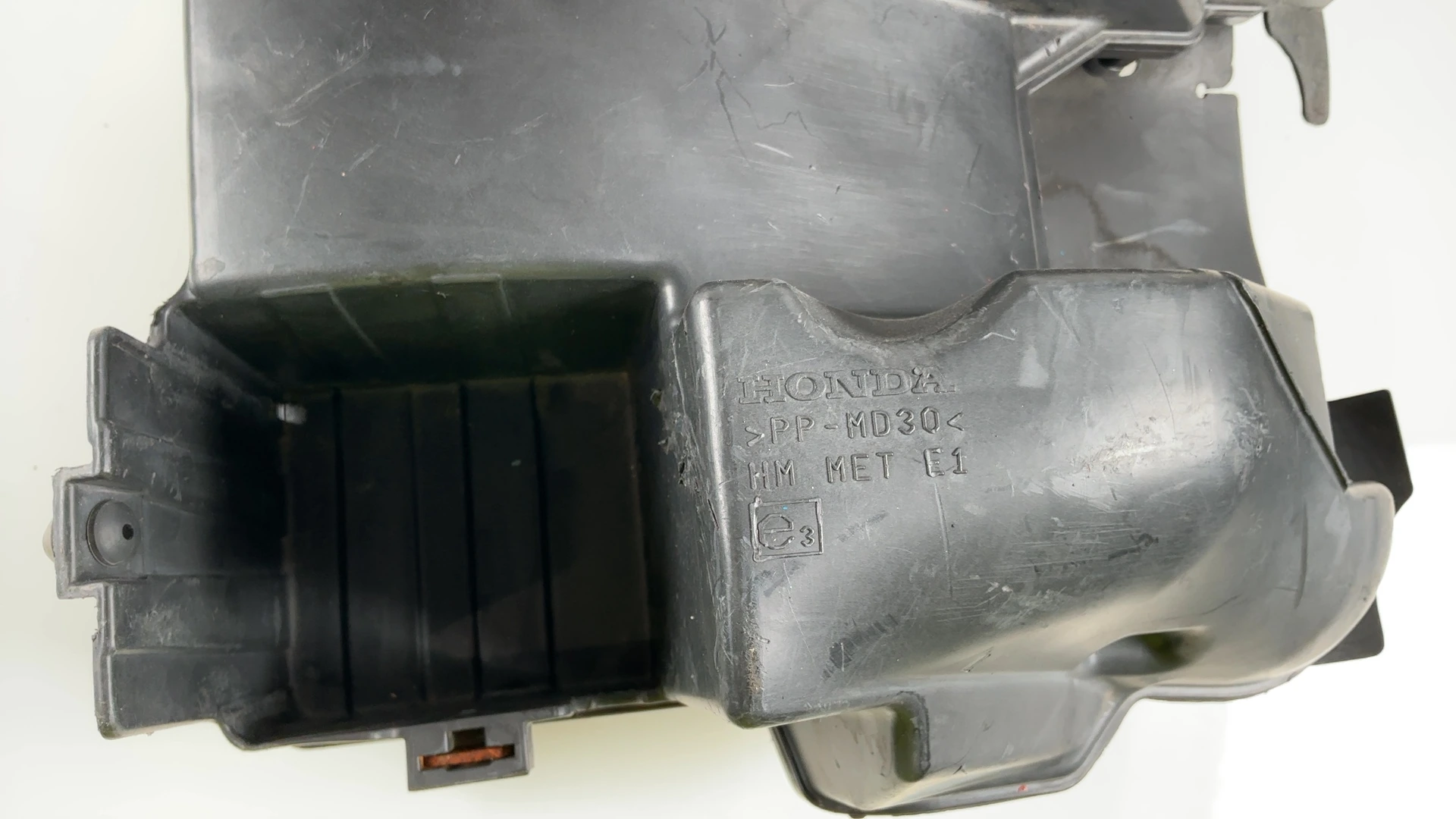 Honda CB600F Hornet PC36 600cc Air Intake Filter Box 2003-2006 OEM 17232-MBZ-D30 - Image 8