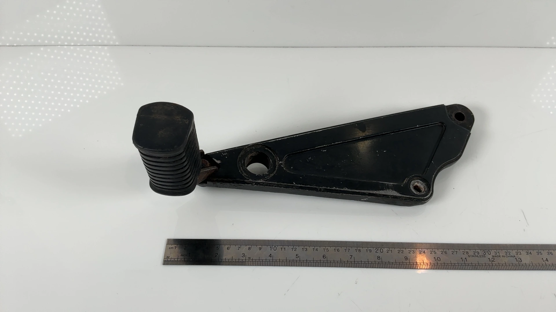 Kawasaki Z750 GT KZ750P 750cc Left Rear Foot Rest Bracket 1982-93 OEM 35011-1132 - Image 1