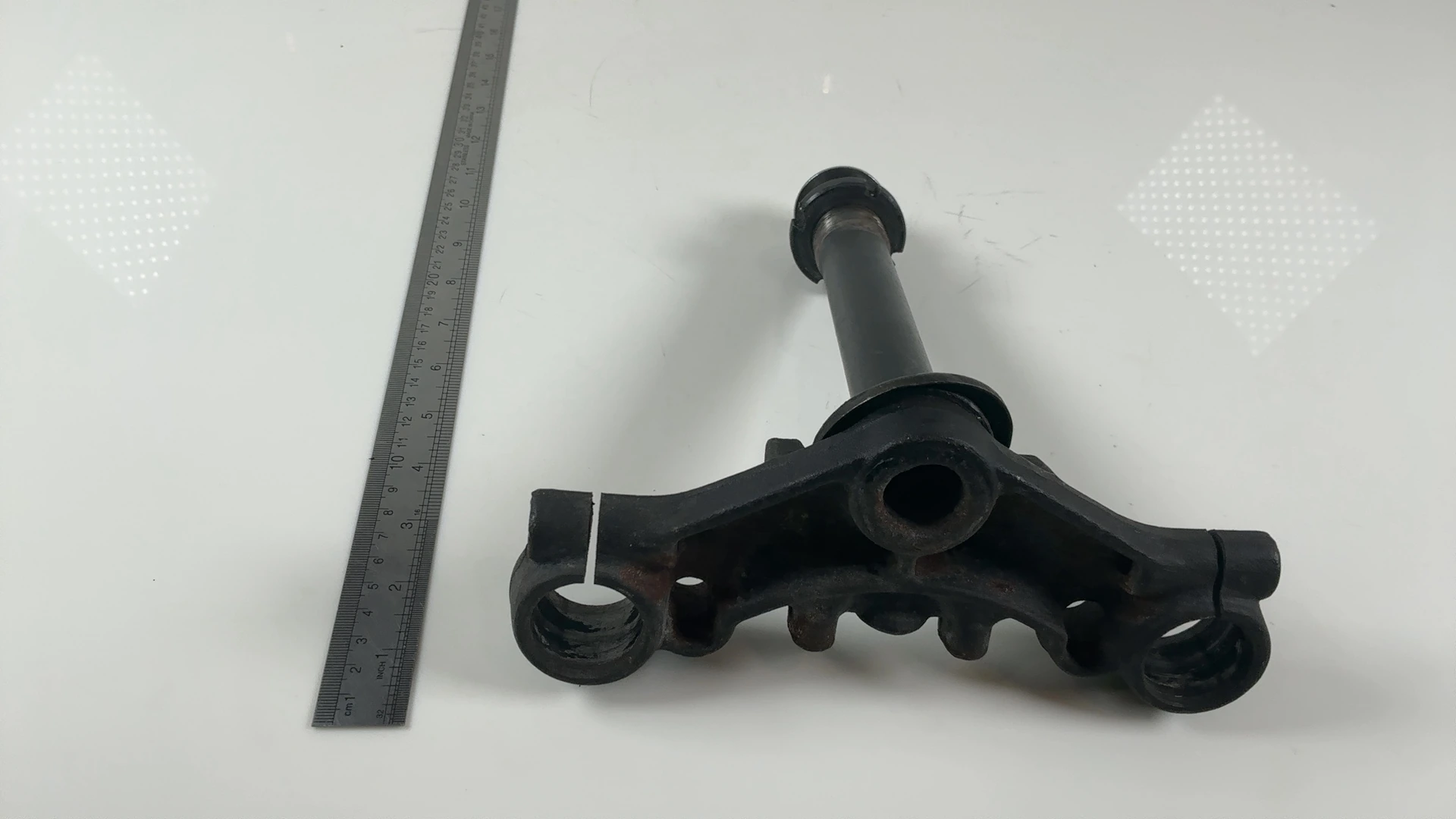 Kawasaki GPZ 305 EX305B 305cc Lower Triple Tree Clamp 1983-1994 OEM 44037-1107 - Image 4