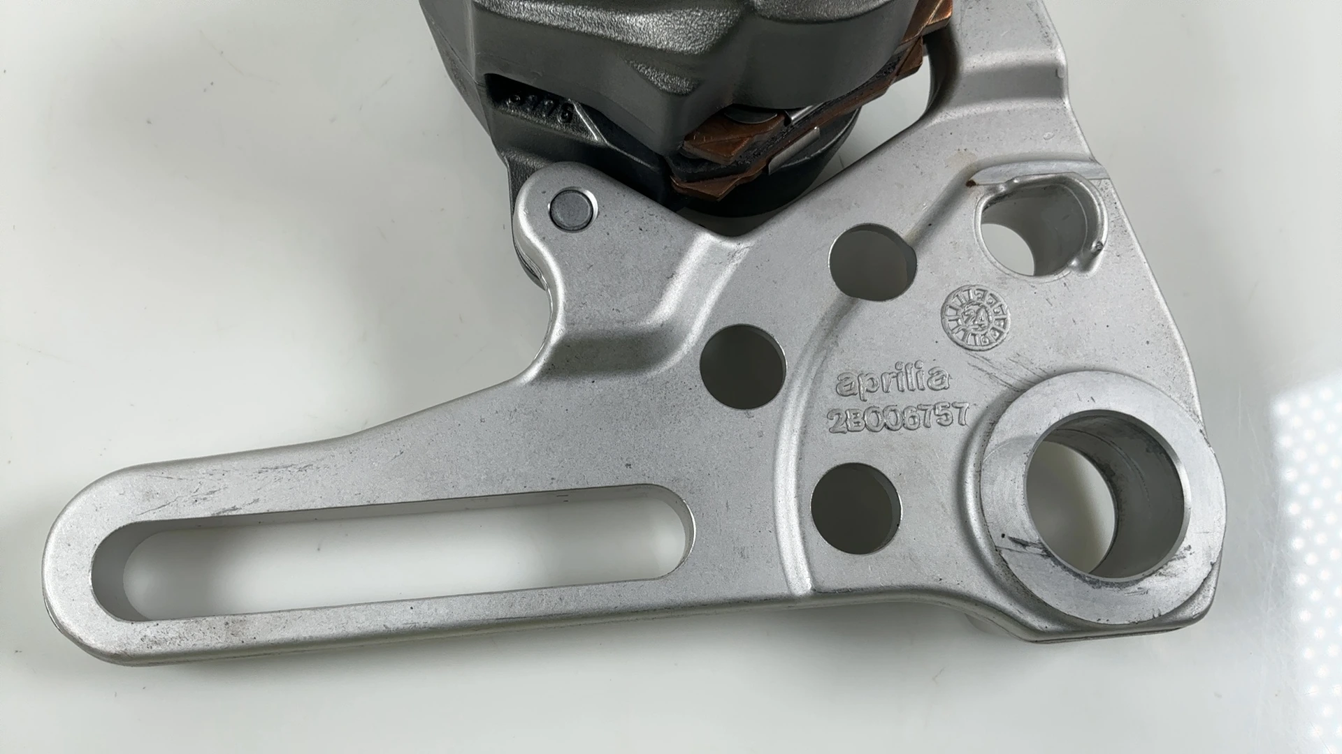 Aprilia RSV4 1100 Factory Rear Brake Caliper Bracket 2021-2026 OEM 2B007702 - Image 4