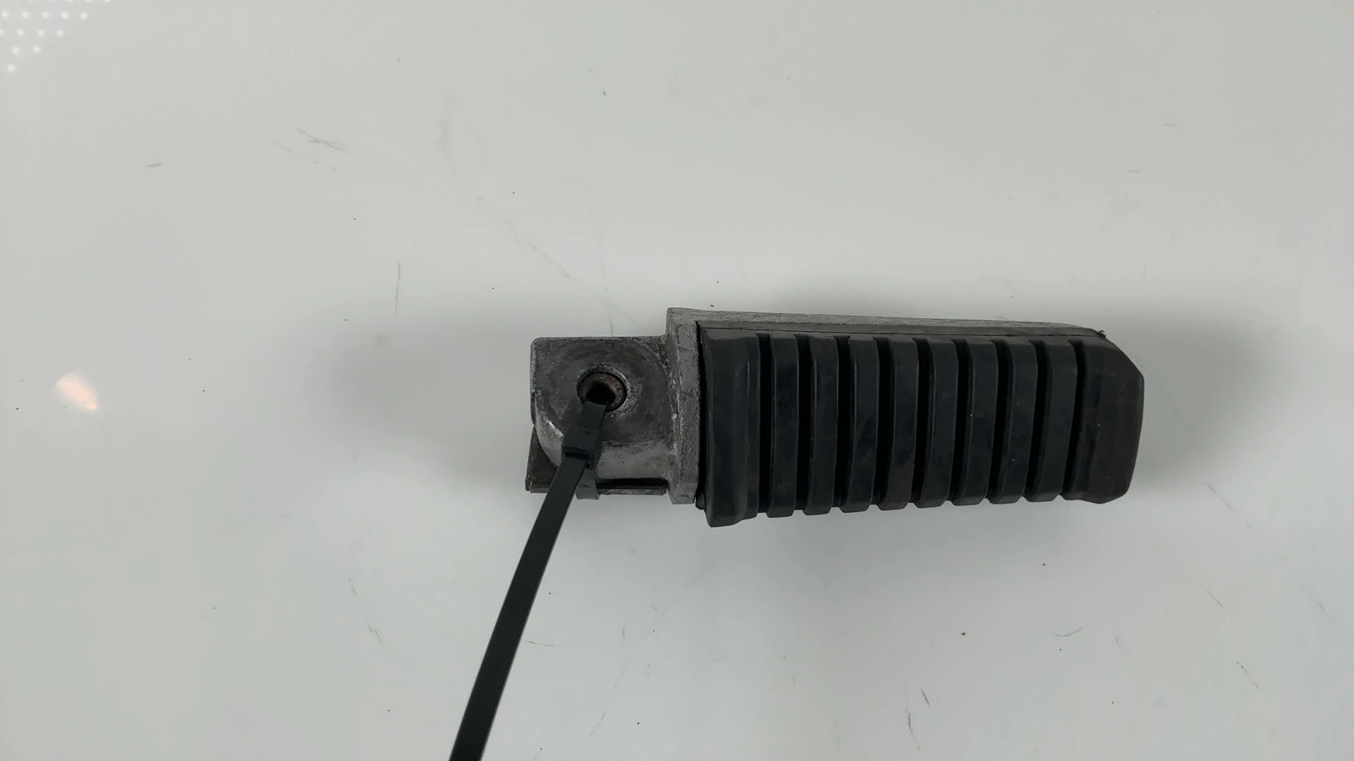 Kawasaki Ninja ZX900A 900cc Rear Right Passenger Foot Peg 1984-85 OEM 34028-1060 - Image 5