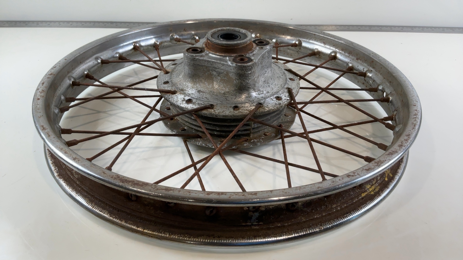 Honda CB200T CB200 200cc Rear Wheel Rim Hub 1974 OEM 42601-354-000 - Image 2