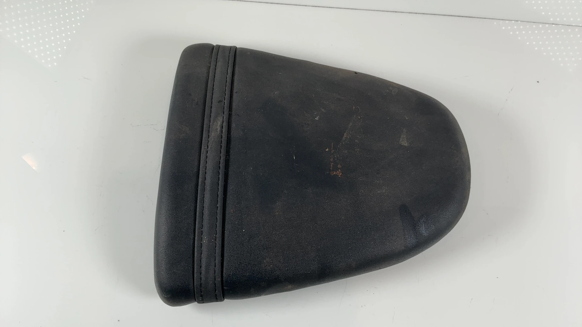 Suzuki GSX-R600 GSXR 600 Rear Passenger Seat Pillion 1996-2000 OEM 45300-33E00