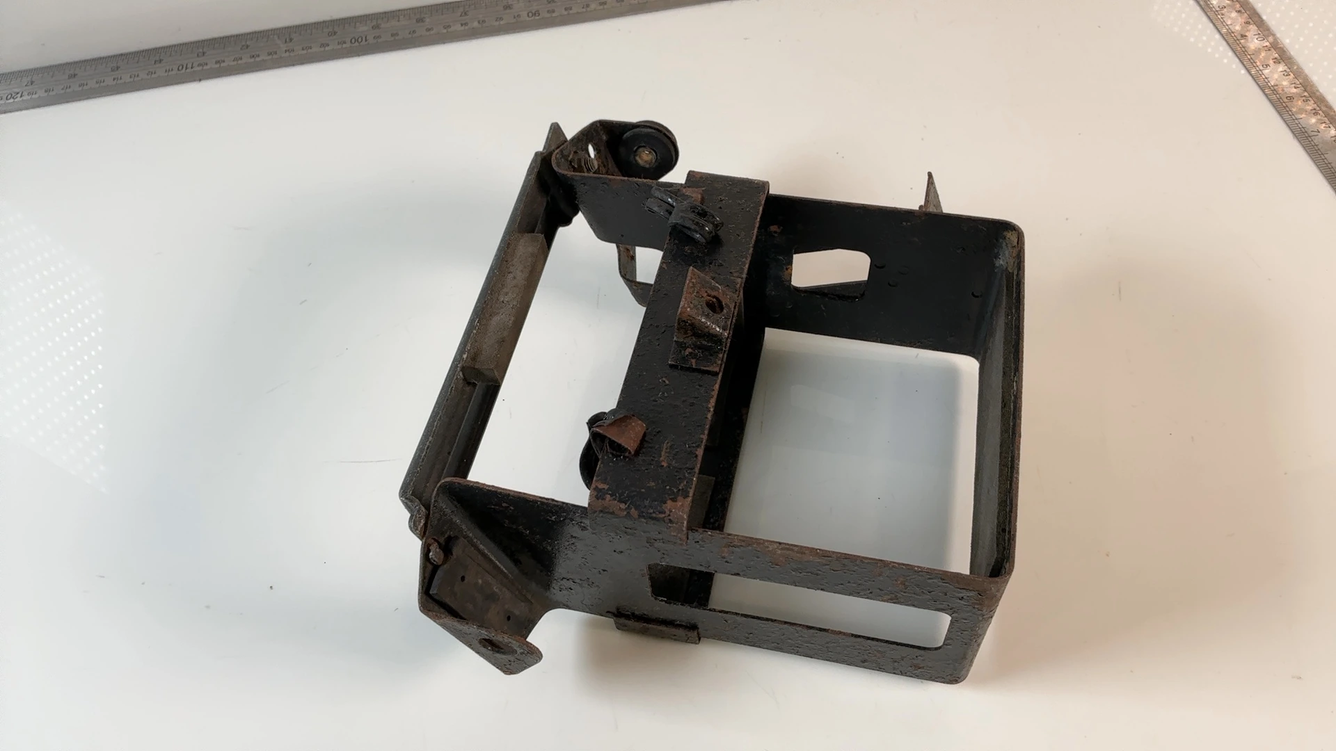 Suzuki GSXR750 GR71 750CC Battery Tray Box Holder 1985 1987 OEM 41540-27A20 - Image 6