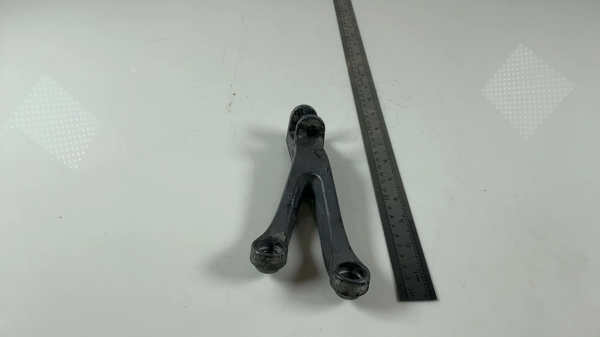 Kawasaki Ninja ZX-6R ZX600J Left Rear Footrest Bracket 2000-01 OEM 35011-1878-TX - Image 3