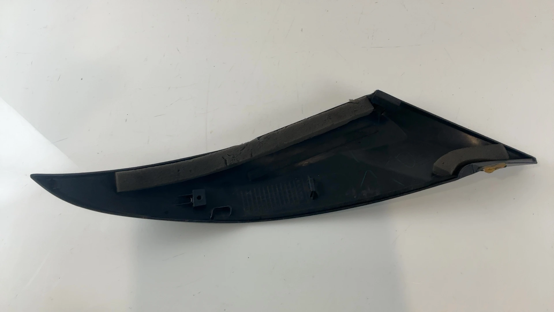 Yamaha YZF R6 RJ11 600cc Right Tank Side Fairing Cover 2006 2007 OEM 2C0-24139-00 - Image 6