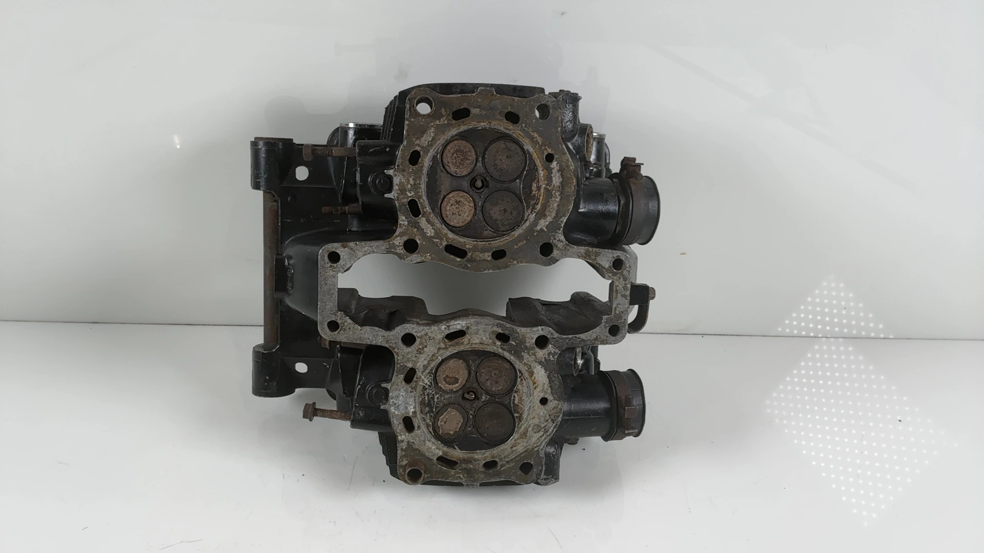 Honda V45 Magna VF750C 750cc Front Cylinder Head 1983-1985 OEM 12210-MB0-305 - Image 2