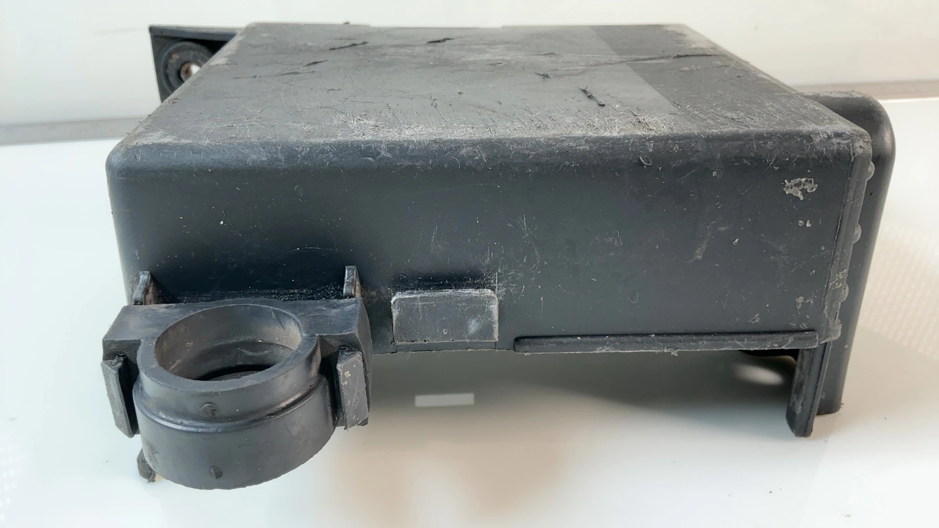Yamaha XJ900F 31A 900cc Battery Box 1983-1984 OEM 31A212400000  31A - Image 5