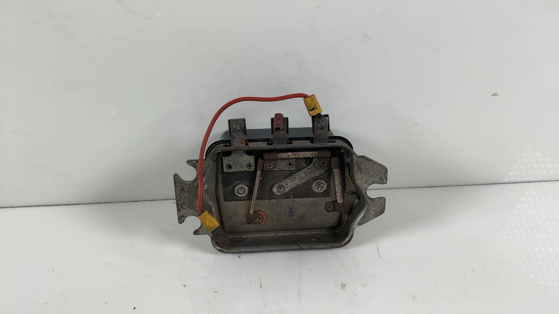 Harley FLH Shovelhead 2130 1200cc Voltage Regulator 1966-1978 OEM 74510-64 - Image 2