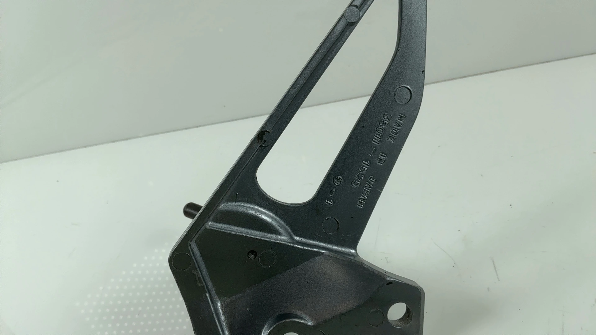 Kawasaki ZZR250 EX250H 250cc Left Front Footrest Bracket 1990-07 OEM 35011-1525 - Image 6