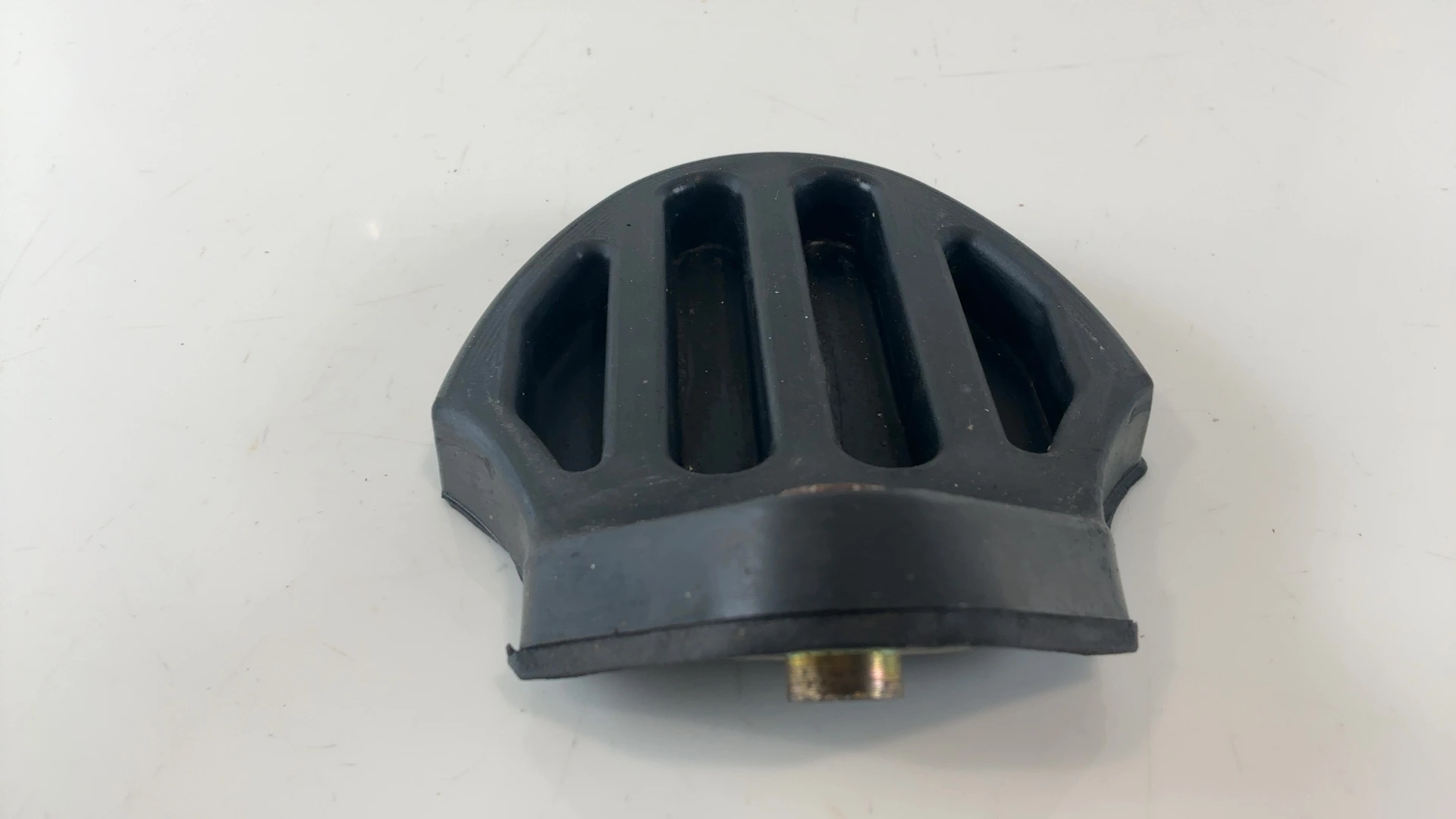 Peugeot XR6 50 Fuel Tank Support Cushion Rubber Pad 2002-2007 OEM 755957 - Image 4