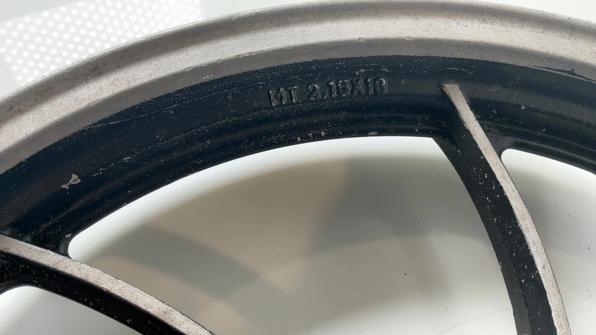 Yamaha XJ550 Seca XJ550 550cc Rear Wheel Rim 1981-1983 OEM 4V8-25338-00-98 - Image 8