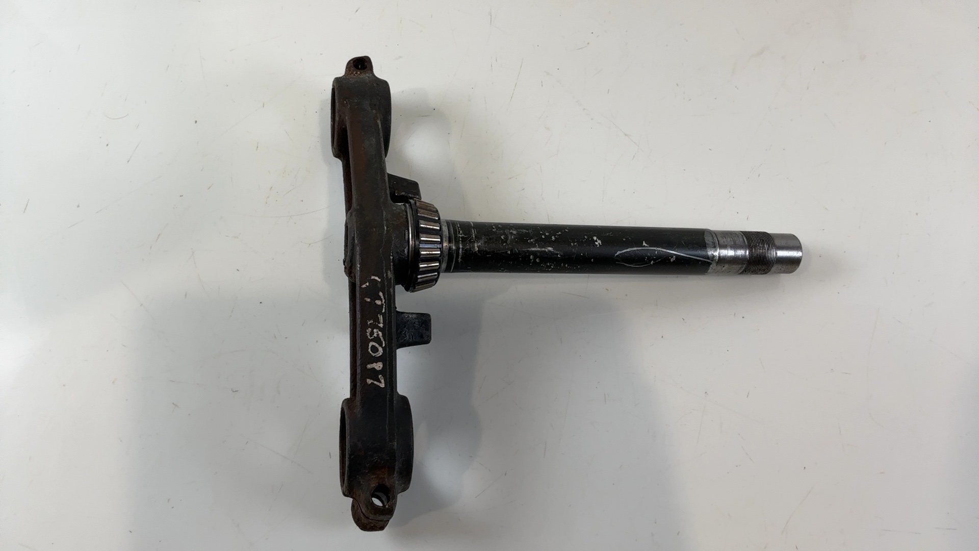 Kawasaki GT750 Z750P 750cc Lower Triple Tree Yoke Clamp 1982-1994 OEM 44037-1091 - Image 3