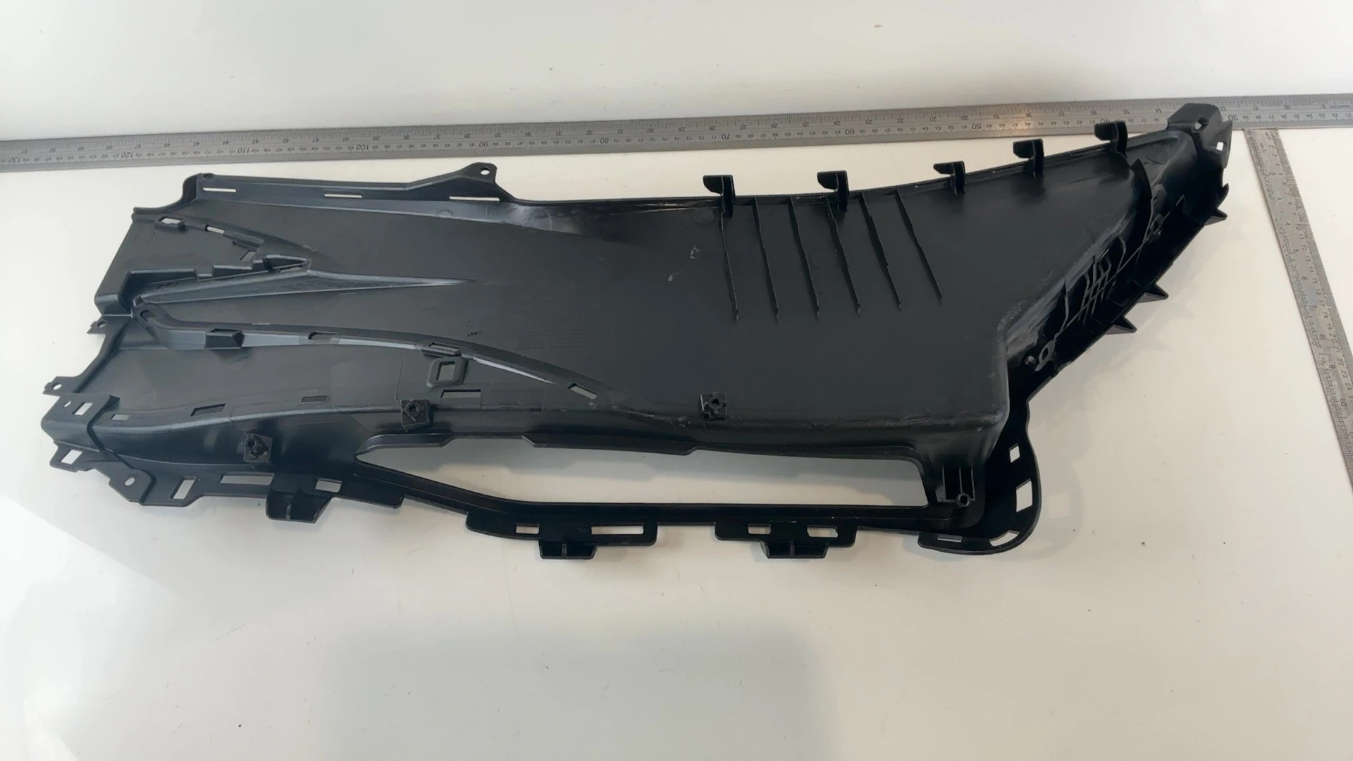 Suzuki Burgman AN400 DU11 400cc Left Side Footboard 2017-24 OEM 48122-19K00-000 - Image 3