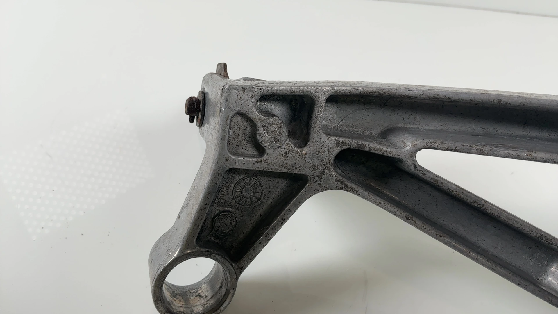 Honda CBR900RR CBR929RR 929cc Rear Right Footrest Hanger 2000-2001 50750-MCJ-000 - Image 6