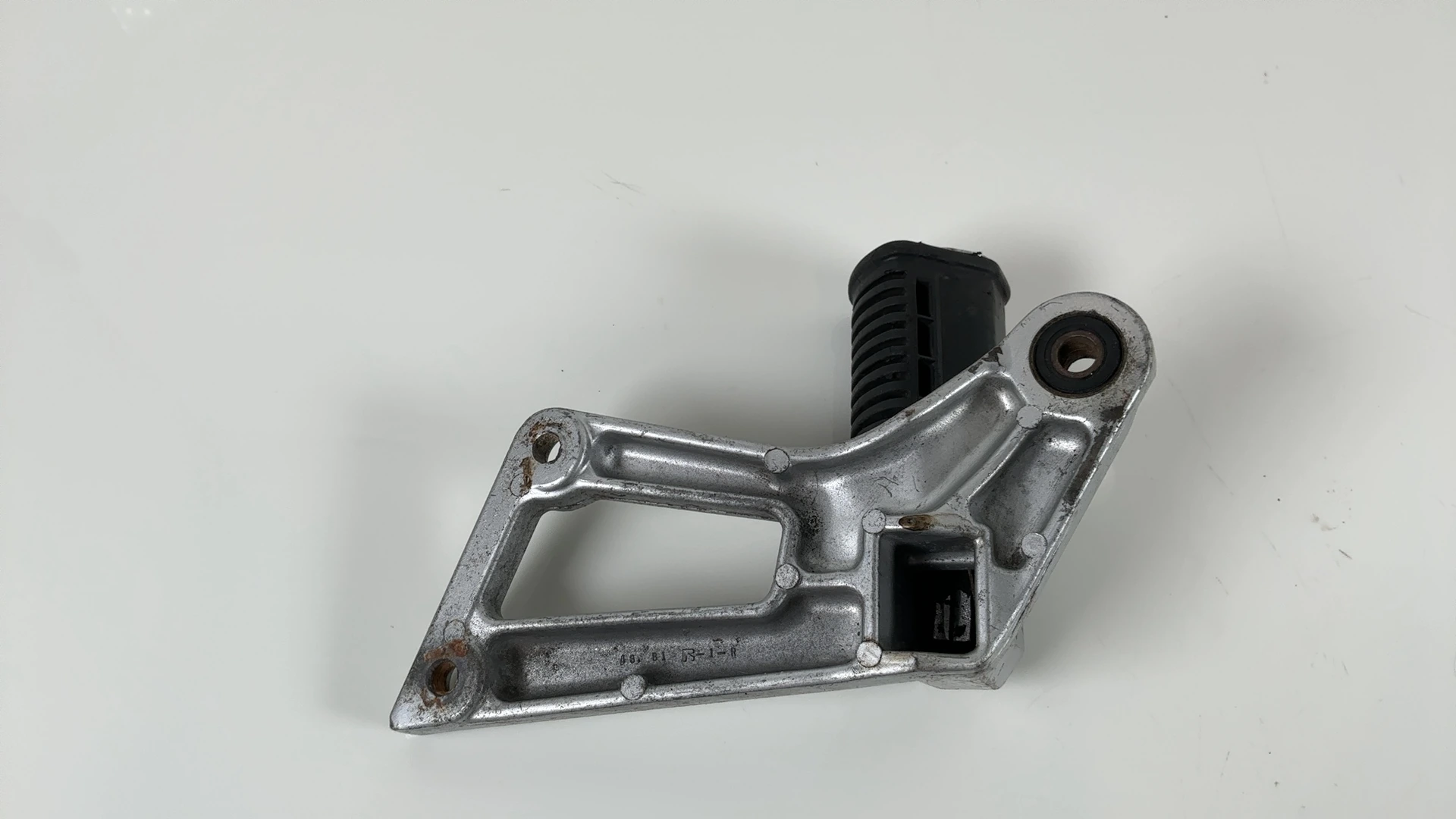 Suzuki GSX1100F Katana GSX1100 Rear Left Foot Peg Bracket 88-93 43820-48B11-13L - Image 4