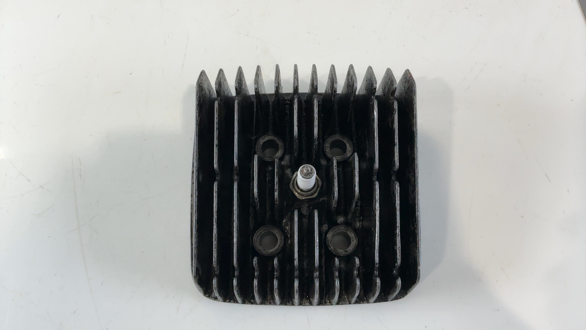 Yamaha RX100 1V1 100cc Cylinder Head 1985-1996 OEM 1V1-11111-00 - Image 2