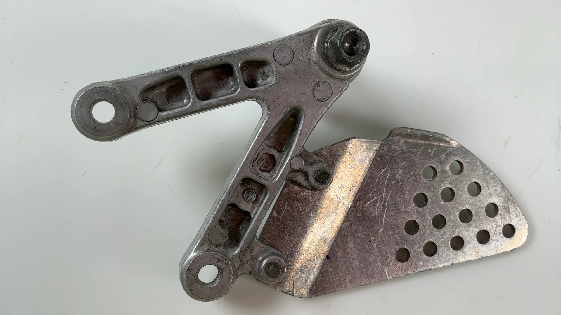 Honda CBR900RR SC33 919cc Left Rider Footrest Bracket 1996-97 OEM 50700-MV4-000 - Image 6