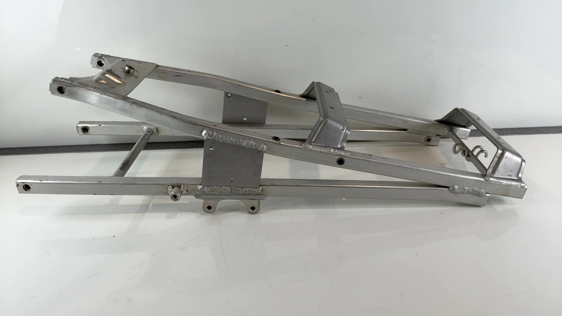 Honda CBR900RR SC28 900 CC Rear Subframe 1993-1995 OEM 50200-MW0-000 - Image 3