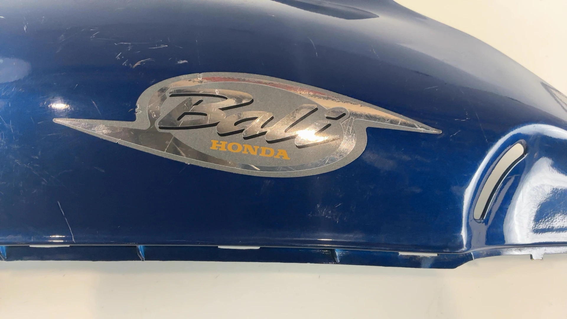 Honda Bali SJ50 50 Rear Right Side Fairing 1993-2001 OEM 83500-GAV-W000 - Image 4