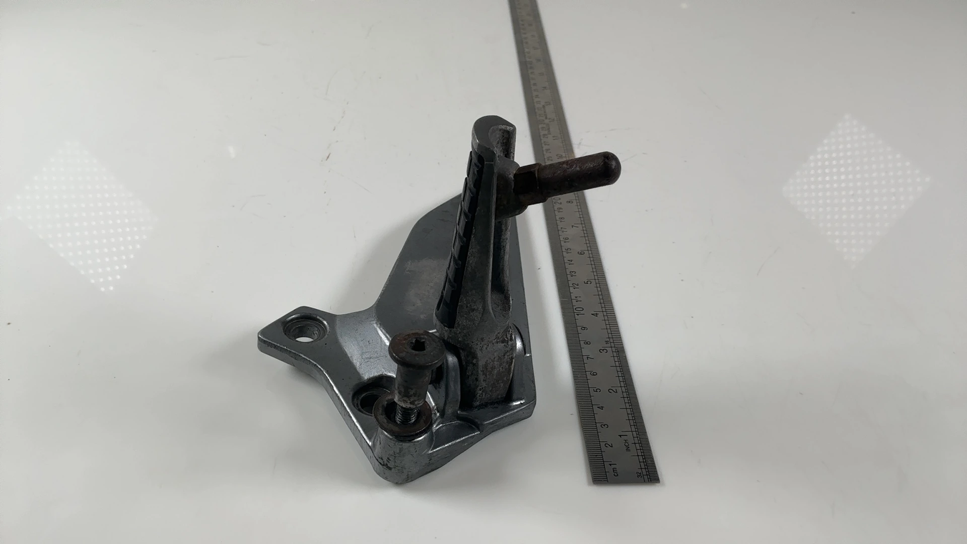 Kawasaki ZZR250 EX250H 250cc Left Front Footpeg Bracket 1990-2007 OEM 35011-1525 - Image 3