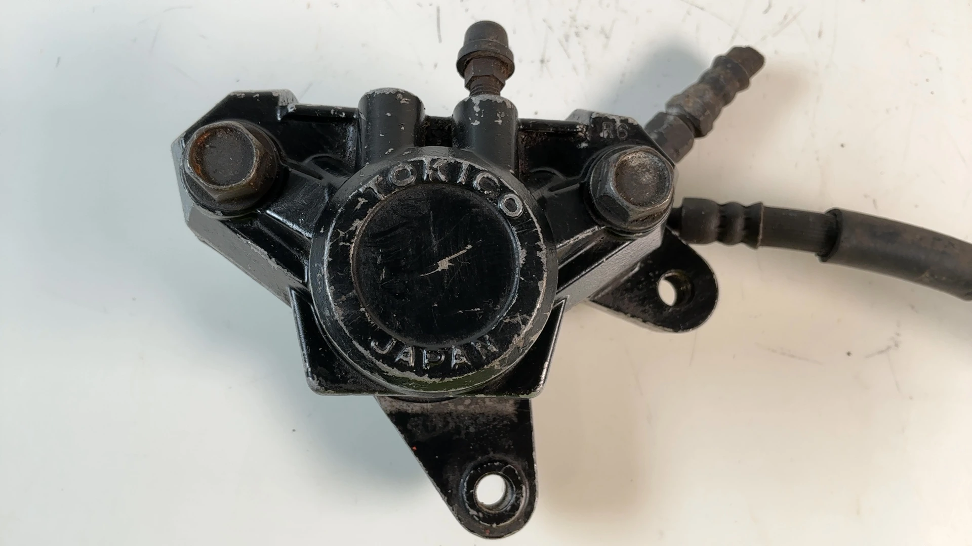 Suzuki GSX550 GSX 550 CC Front Right Brake Caliper 1983-1987 OEM 59100-49011 - Image 4