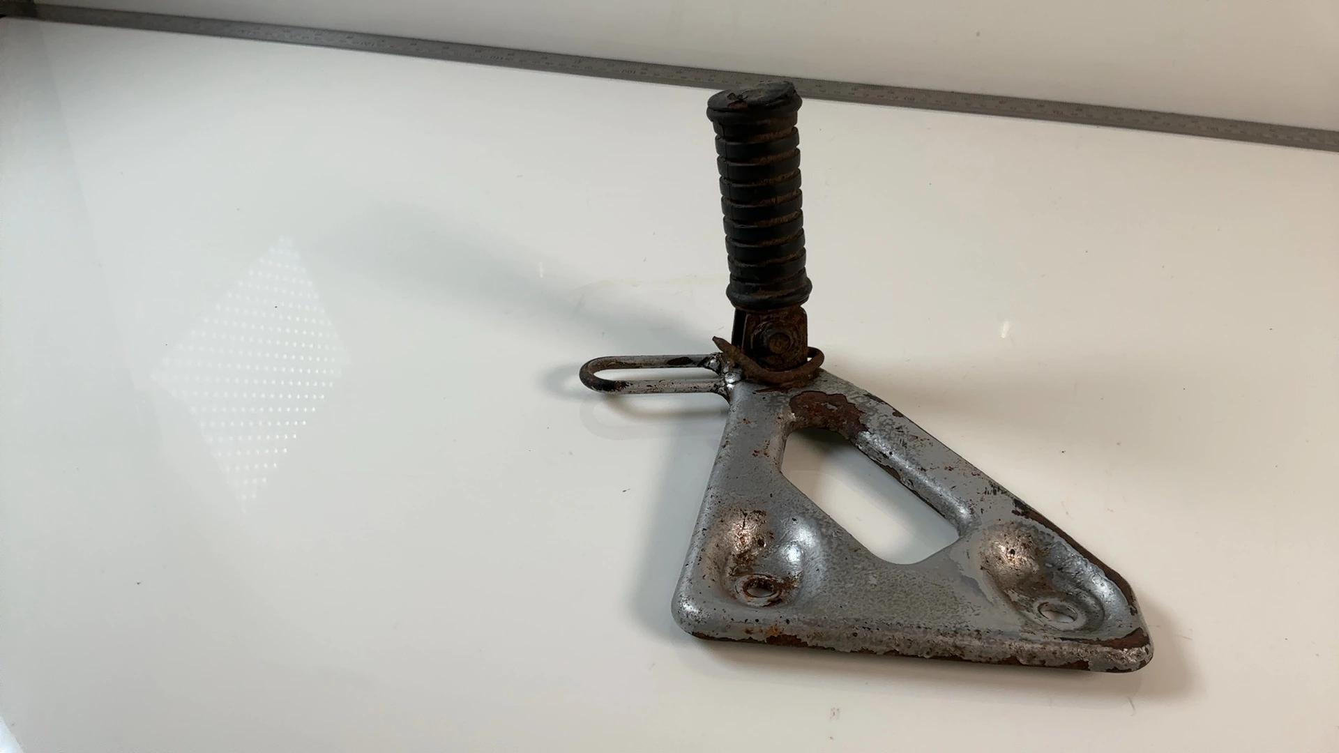 Honda Transalp XL600V Left Passenger Footrest Bracket 87-96 OEM 50810-MM9-000ZA - Image 5