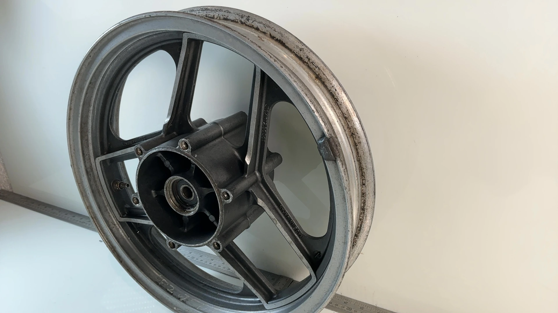 KAWASAKI GPZ750R ZX750G 750cc FRONT WHEEL RIM 1985-1988 OEM 41073-1299-J9 F1156 - Image 6