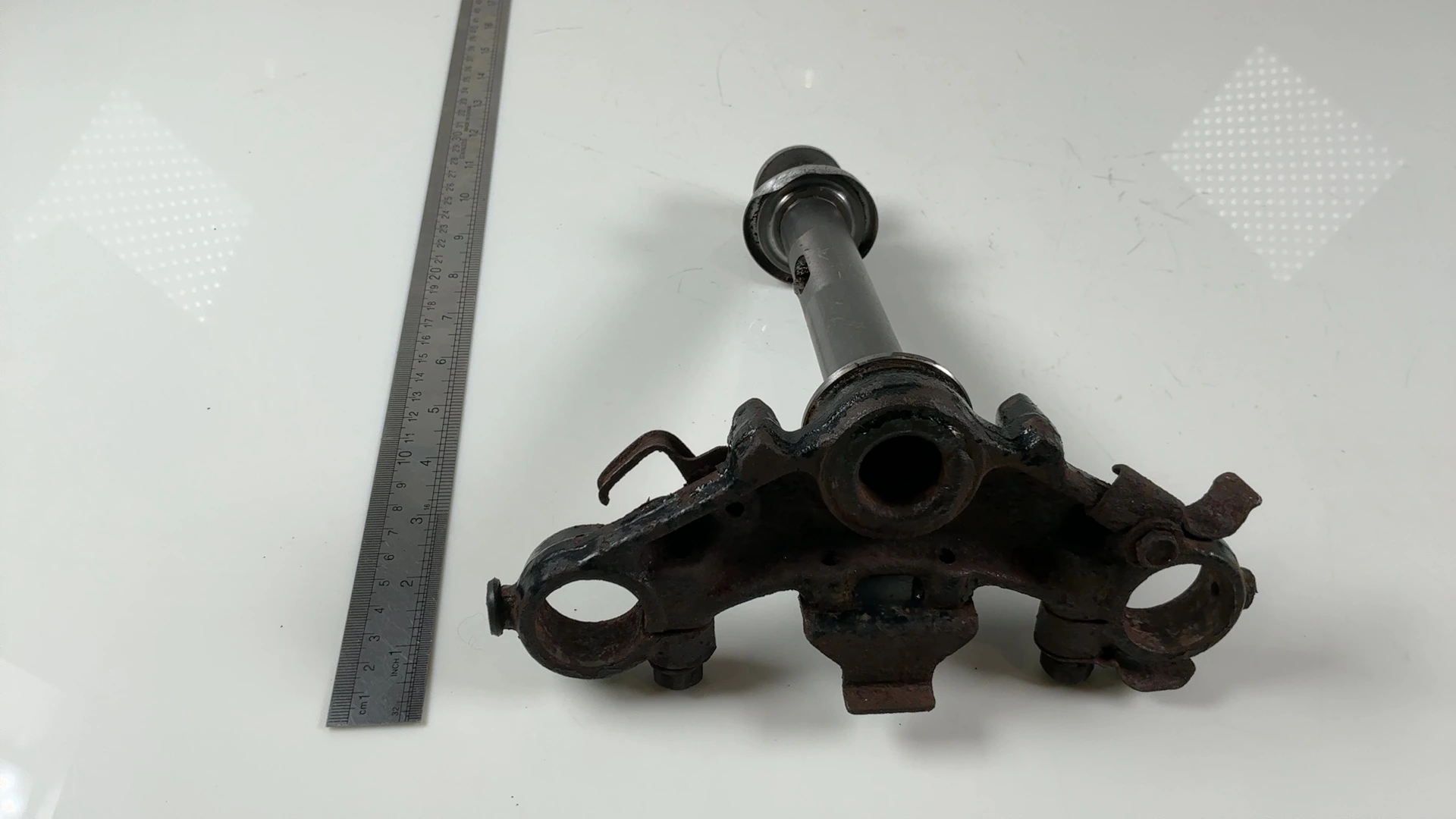 Yamaha SR125 125cc Lower Triple Tree Steering Stem 1996-2001 OEM 3MW-23340-00-00 - Image 4