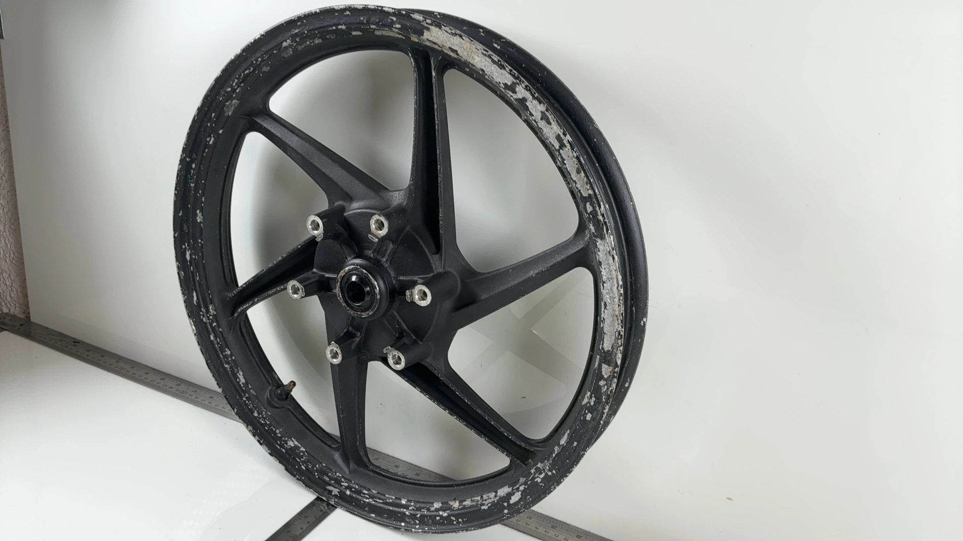 Honda CBF125 JC40 125cc Front Wheel Rim 2008-2015 OEM 44650-KWF-930 57V - Image 5