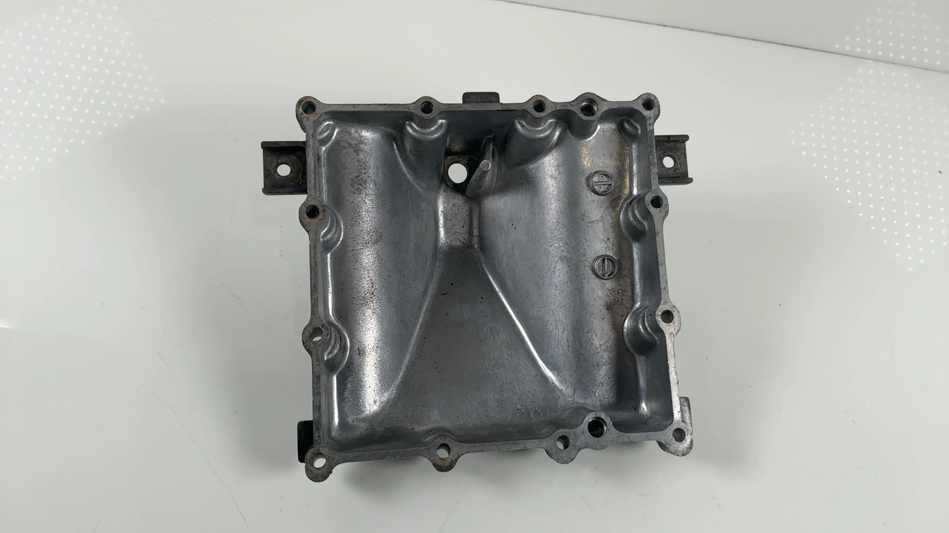 Suzuki GSXR 600 750 Oil Pan 1996 1999 OEM 11511-33E00 - Image 4