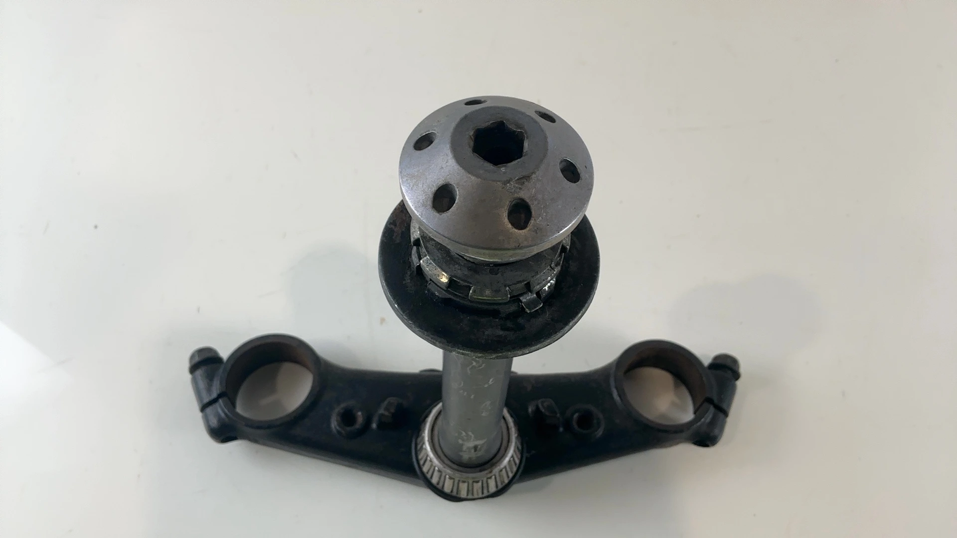 Honda CBR1100XX Blackbird SC35 Lower Fork Triple Tree Yoke 1996-98 53200-MAT-000 - Image 6