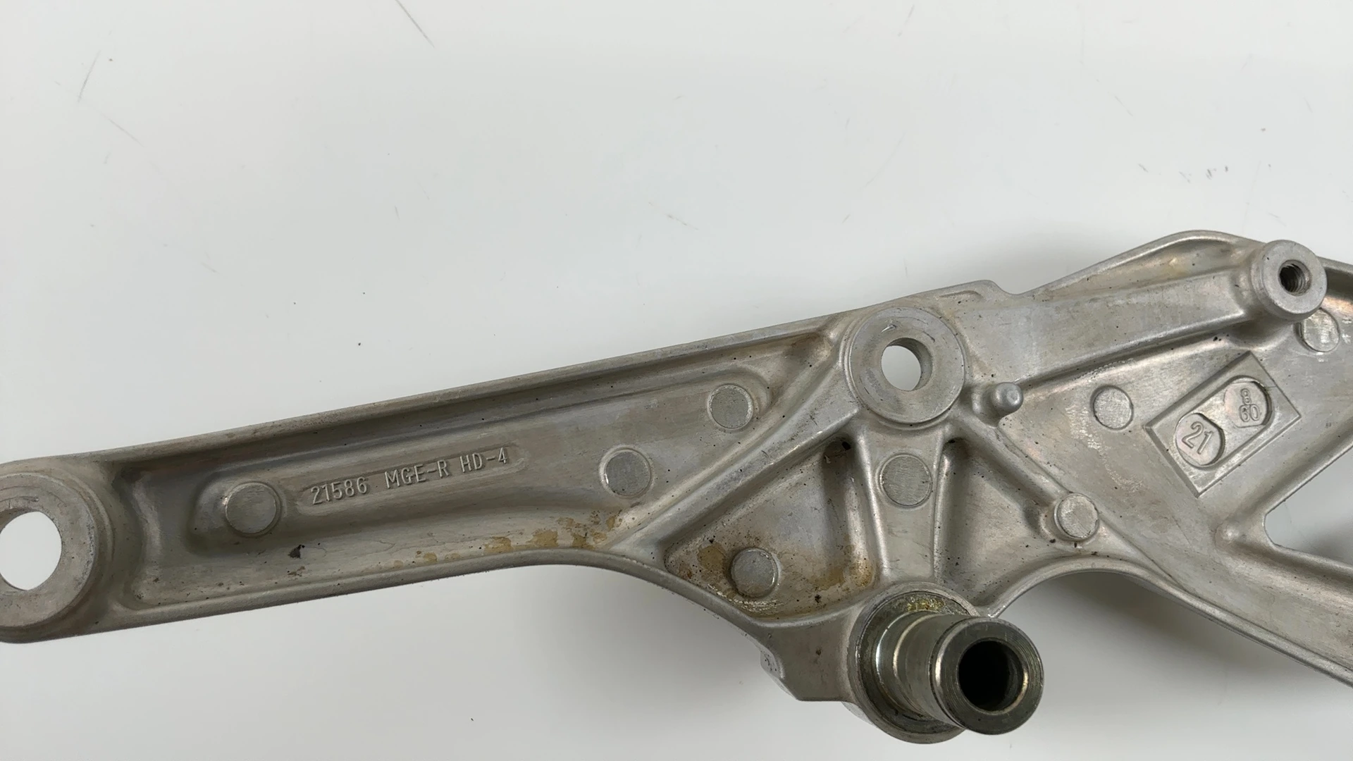 Honda VFR1200F SC63 1200cc Front Right Footrest Bracket 2010-2017 50600-MGE-000 - Image 3