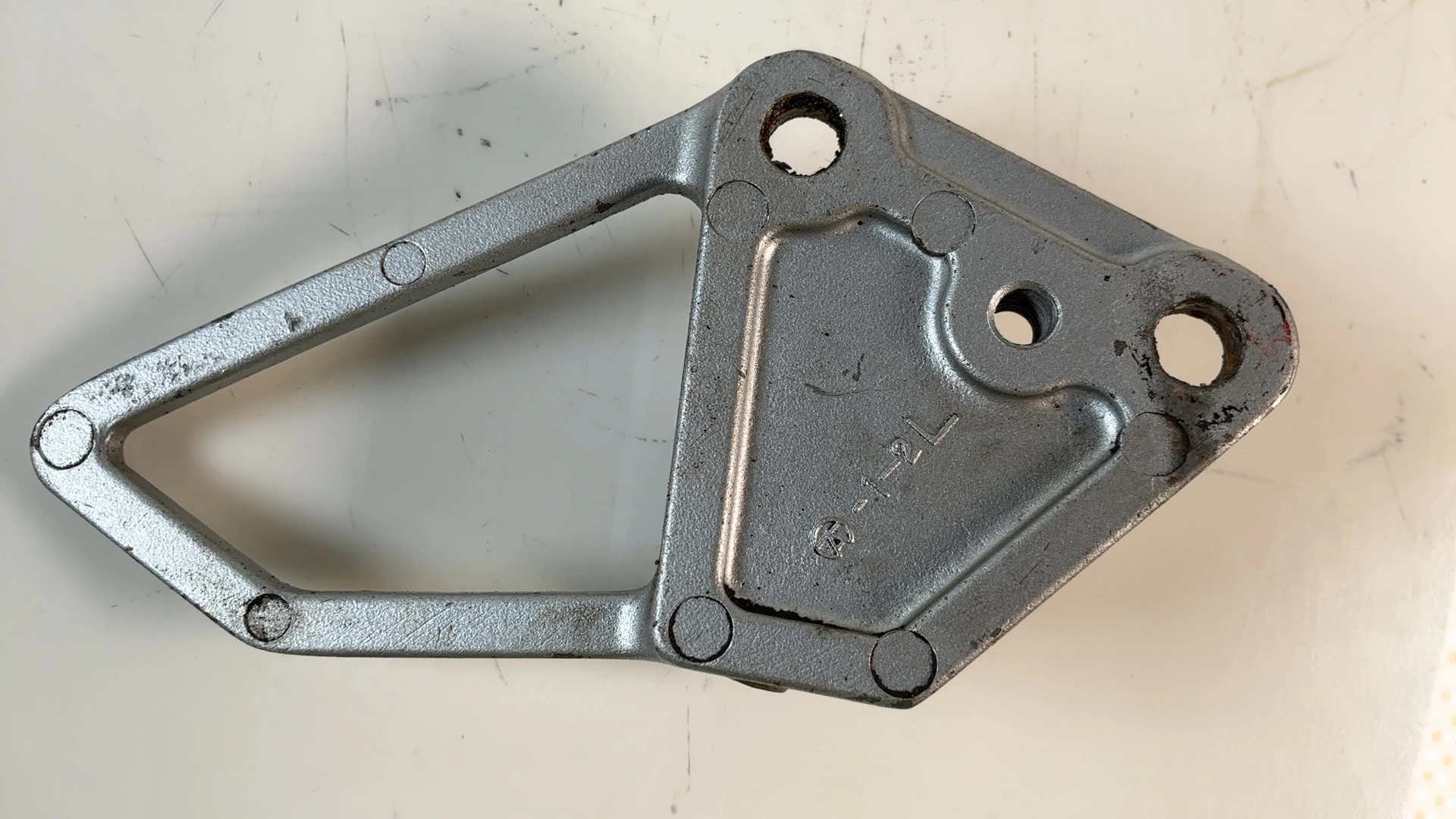 Kawasaki GPX600R ZX600C 600cc Front Left Footrest Bracket 1988-97 OEM 35011-1344 - Image 1