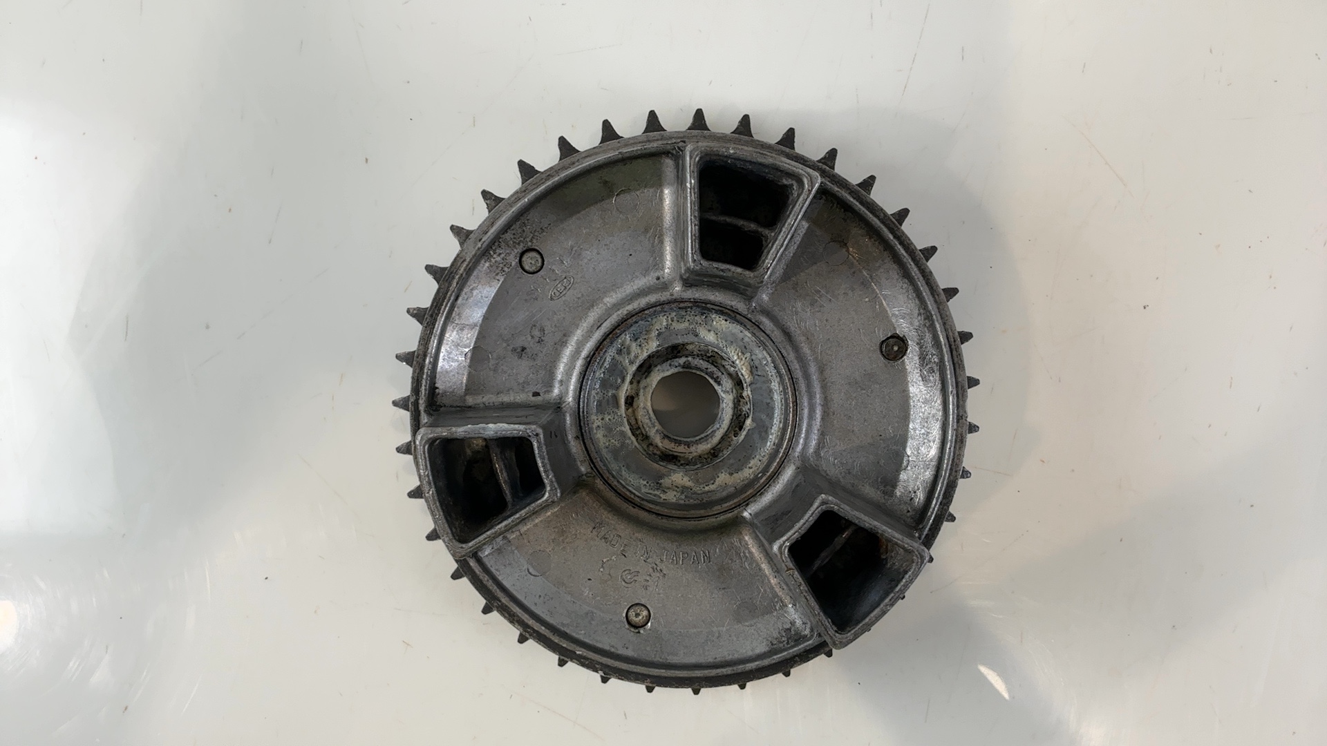 KAWASAKI ZEPHYR ZR750 750CC REAR SPROCKET CARRIER HUB 1991 1993 OEM 42033-1188 - Image 3