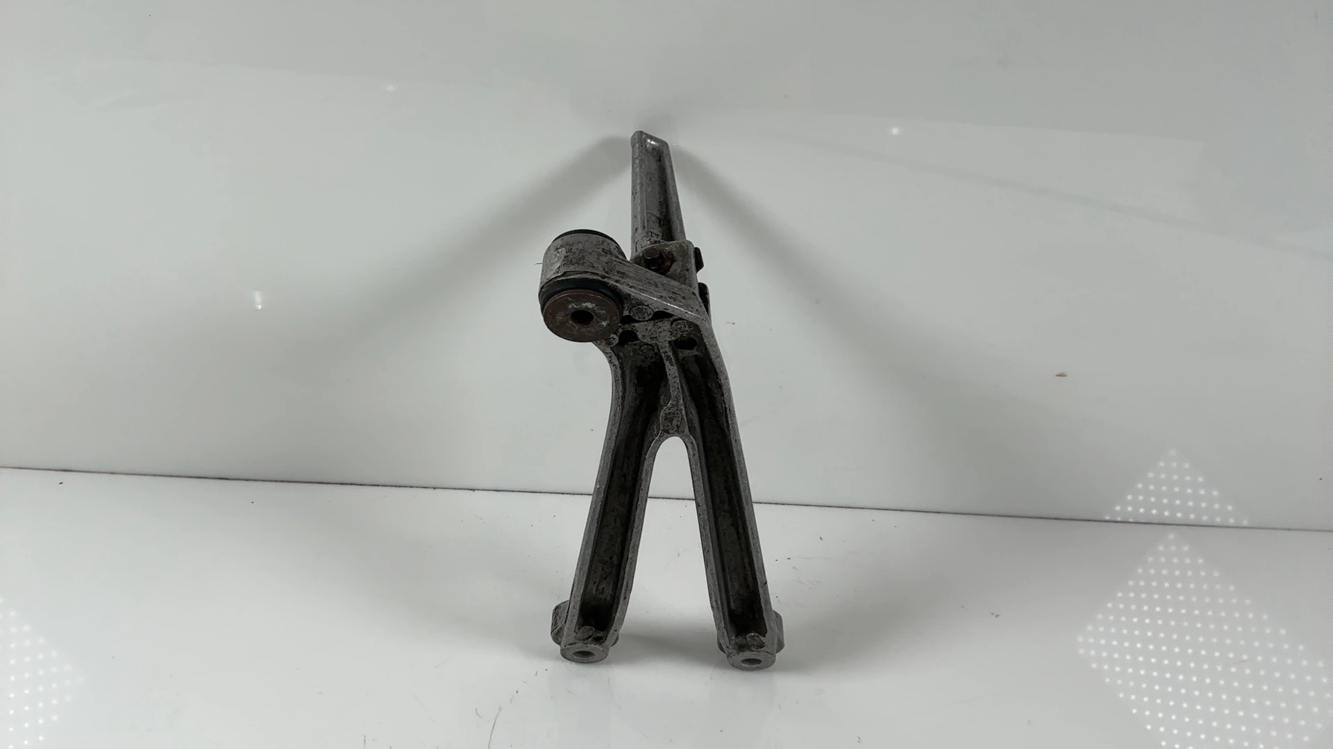 Honda CBR600F F4i PC35 600cc Rear Right Footrest Hanger 2001-06 50750-MBW-000ZA - Image 2