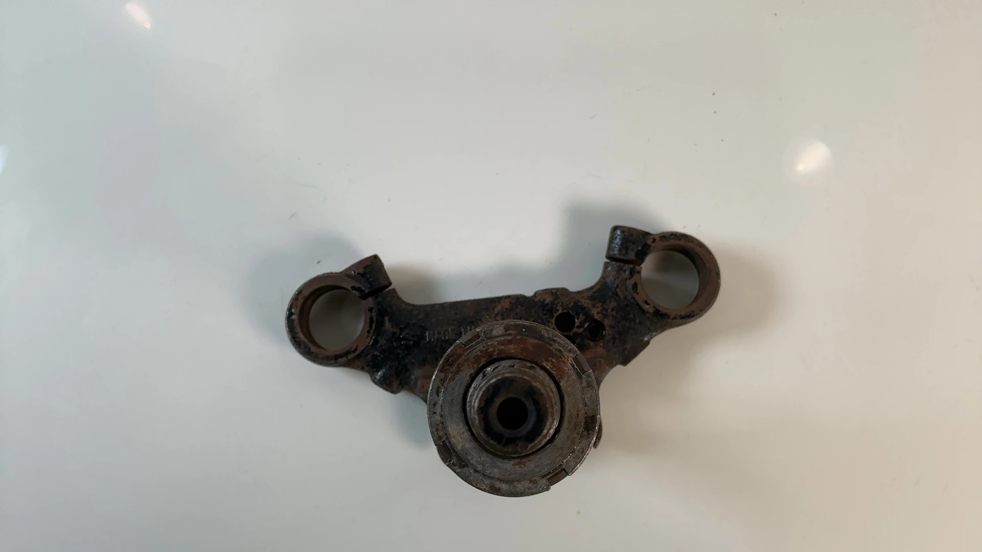 Suzuki GT750 GT 750 750cc Lower Fork Bridge Yoke 1971 1972 OEM 51410-31001 - Image 4