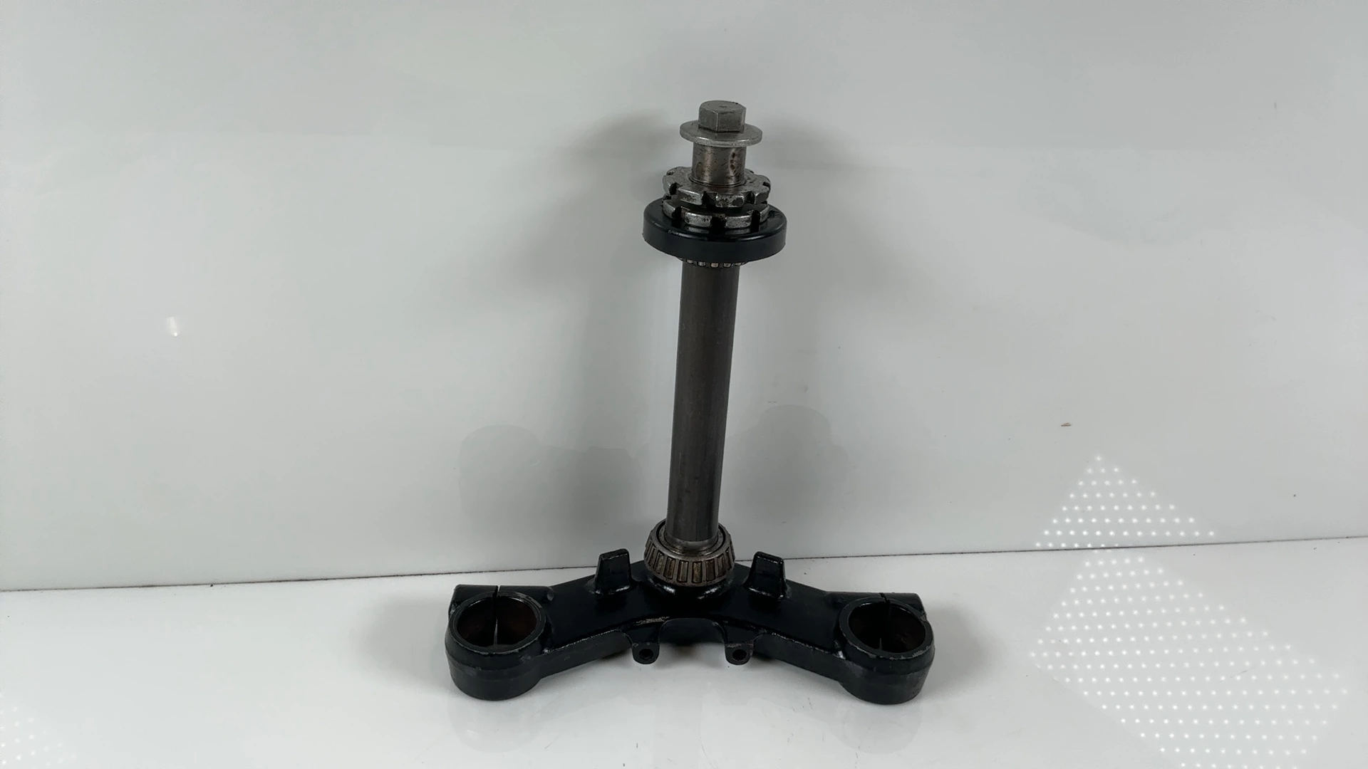 Kawasaki GPz750 ZX750A 750cc Lower Triple Tree Clamp Yoke 1983-85 OEM 44037-1111 - Image 1