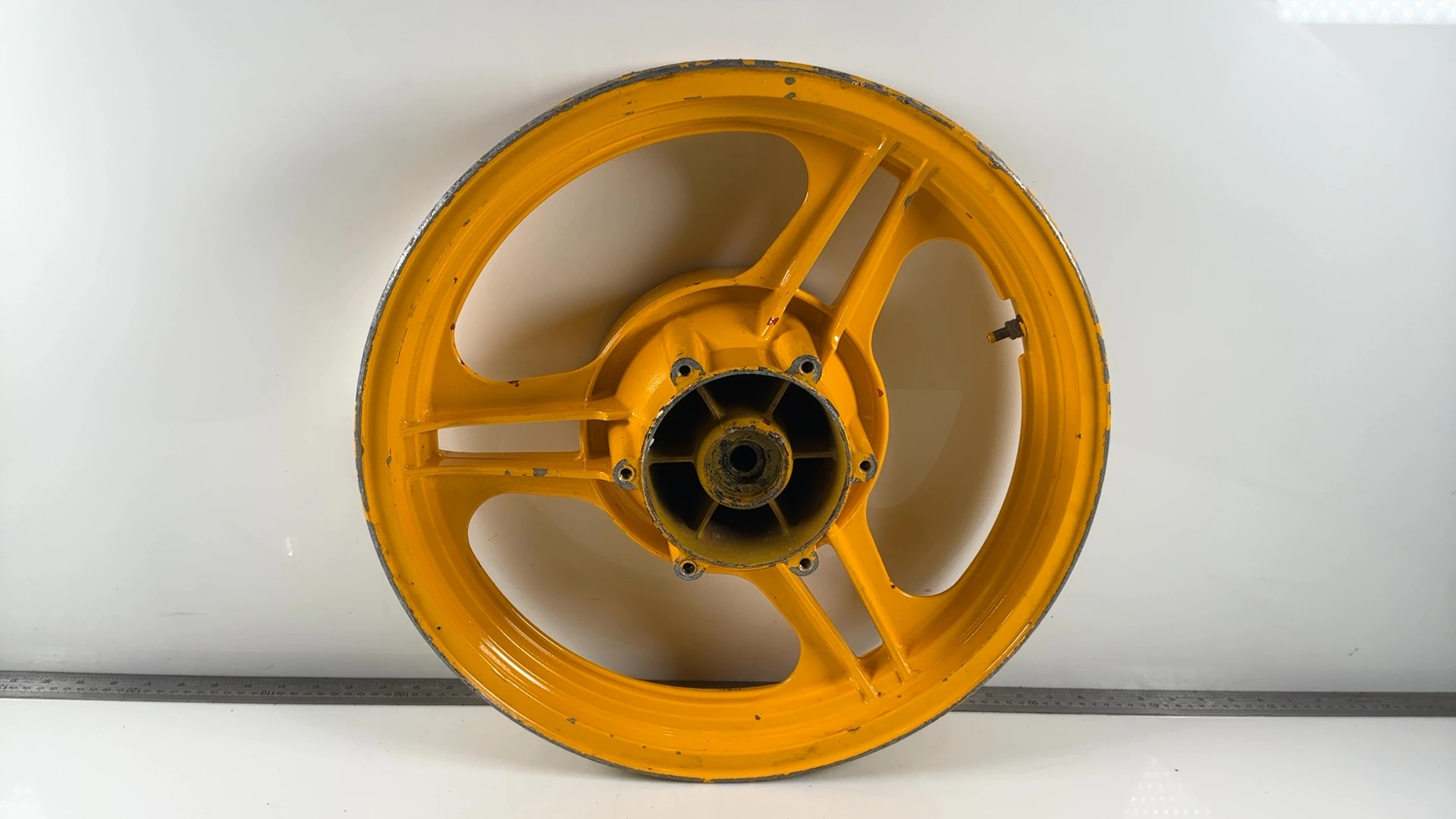 Kawasaki GPz750 ZX750A 750cc Rear Wheel Rim 1983-1985 OEM 41073-1216-J9 R-1135