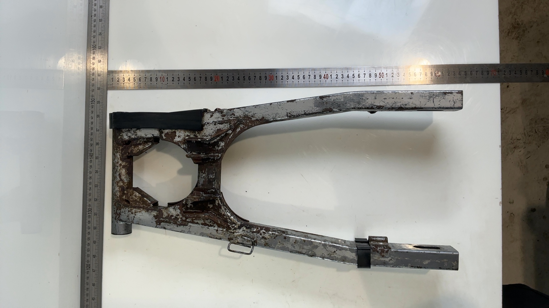 Kawasaki ZZR250 EX250H 250 CC Rear Swingarm 1990-2007 OEM 33001-1361-GD - Image 3