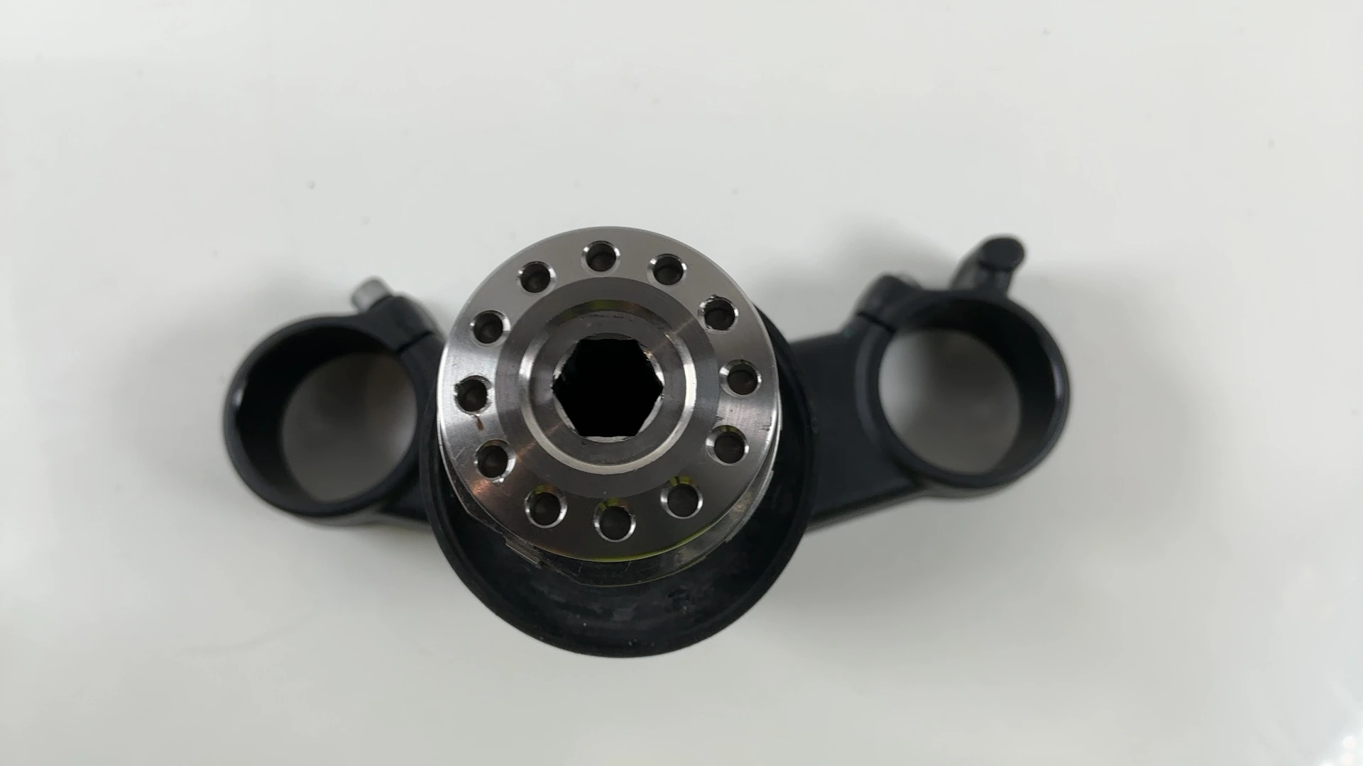 Aprilia RSV4 Factory 1100 Lower Fork Bridge Yoke 2025 2026 OEM 2B009773 - Image 9
