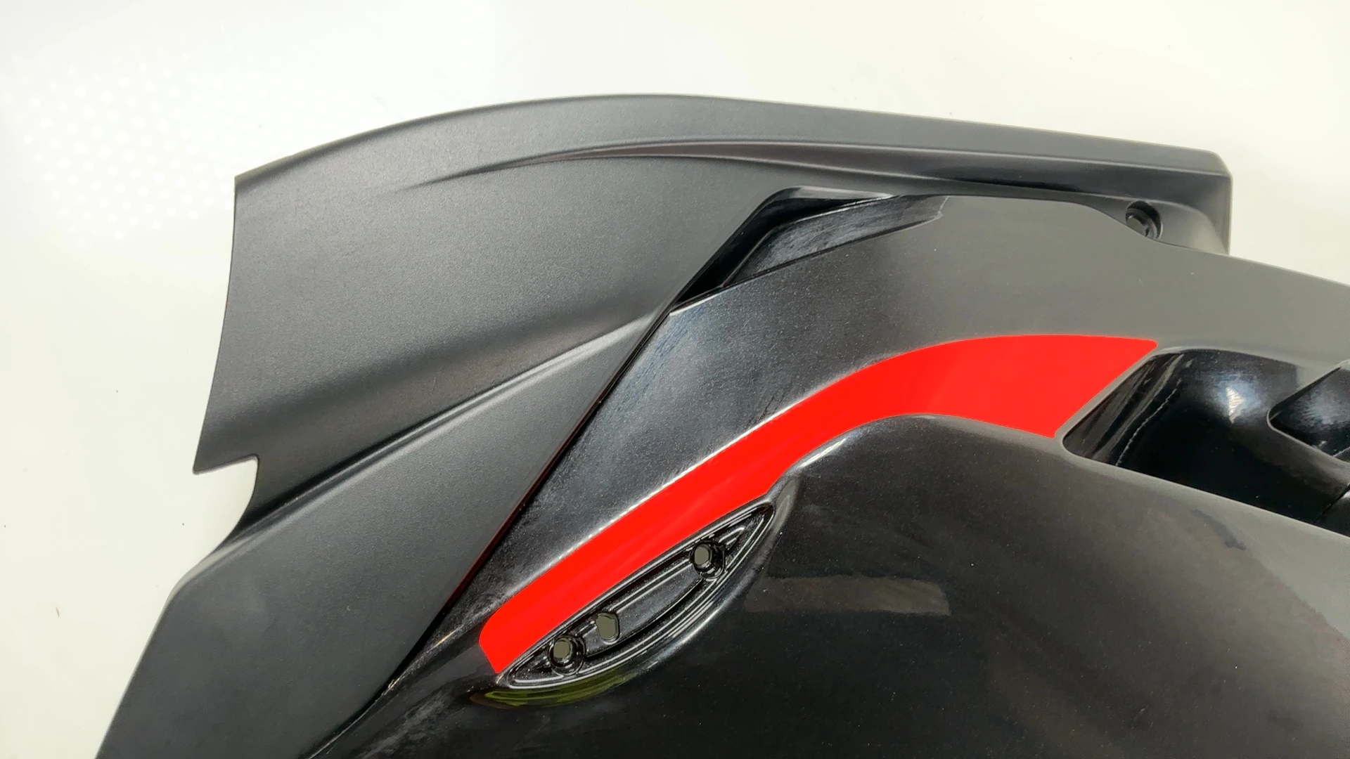 Aprilia RSV4 1100 Front Left Side Lower Mid Fairing Cowl 2021-2025 OEM 2B012901 - Image 5