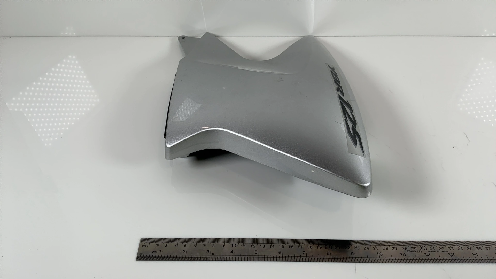 Yamaha YBR 125 51D 125cc Right Front Fuel Tank Cover 2010 2011 51D-W137X-00-P4 - Image 2