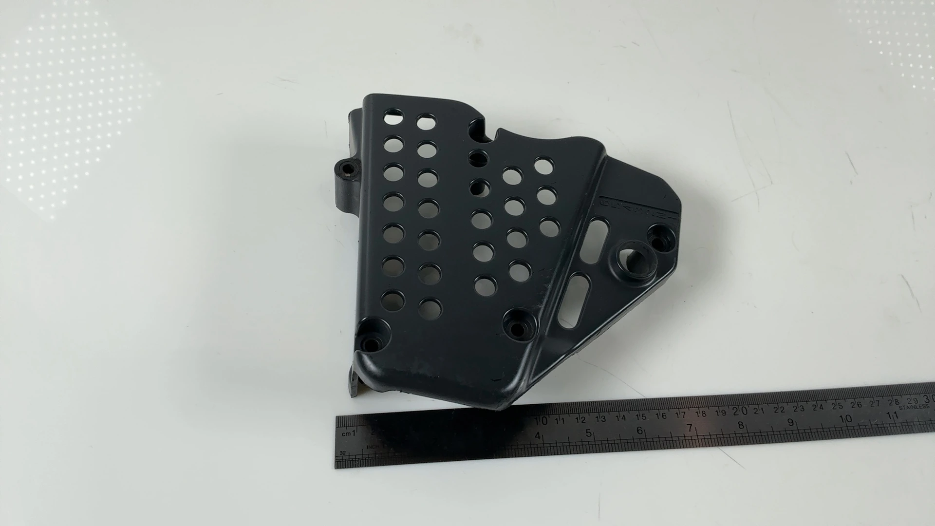 Suzuki GSX-R750 GSXR750 750cc Front Sprocket Cover 1992-1995 OEM 11361-17E10 - Image 2